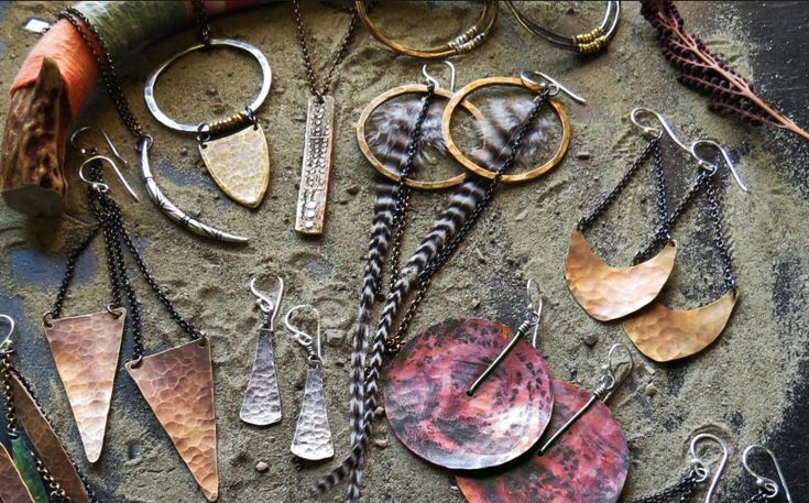 If you're not sure what to get for a gift, how about a gift card! Primitive Jewelry, Jewelry Magazine, Soldering Jewelry, Copper Art, Precious Metal Clay, Upcycled Jewelry, Simple Gifts, Brass Copper, Modern Bohemian