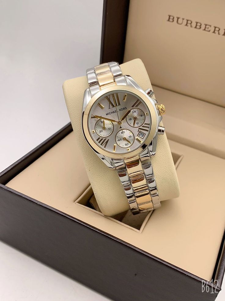 Mk Watch Women, Pretty Watches, Mk Watch, Fancy Watches, Visual Board, Women's Watch, Ladies Watch, 18th Birthday, Michael Kors Watch