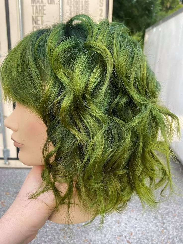 Olives moss colored hair Olive Hair, Green Hair Dye, Verde Jade, Hair Color Styles, Mossy Green, Pretty Hair Color, Hair Shades, Hair Collection, Hair Dye Colors