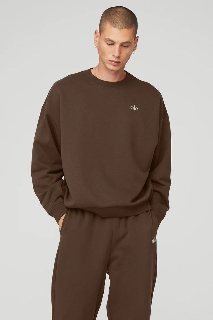 Accolade Crew Neck Pullover - Espresso | Alo Yoga Brown Crew Neck Sweater For Streetwear, Casual Alo Yoga Sweats For Streetwear, Brown Crew Sweatshirt For Streetwear, Brown Crew Neck Sweatshirt For Streetwear, Oversized Brown Crew Sweatshirt, Brown Sweatshirt With Ribbed Cuffs For Loungewear, Brown Relaxed Fit Sweatshirt With Ribbed Cuffs, Brown Relaxed Fit Sweater For Streetwear, Brown Relaxed Fit Sporty Sweater