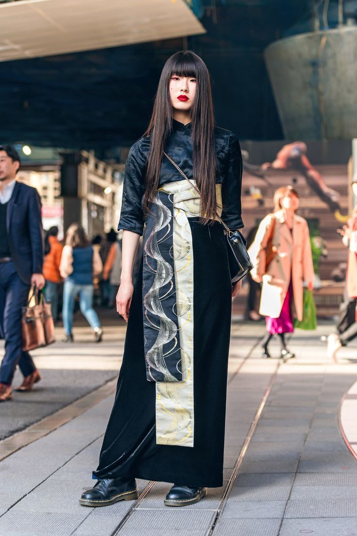 Japanese Outfits Street Style Tokyo Fashion, Japanese Outfits Street Style, Japan Street Fashion, Tokyo Fashion Street, Japan Fashion Week, Fashion 40s, Japan Fashion Street, Tokyo Fashion Week, Ethno Style