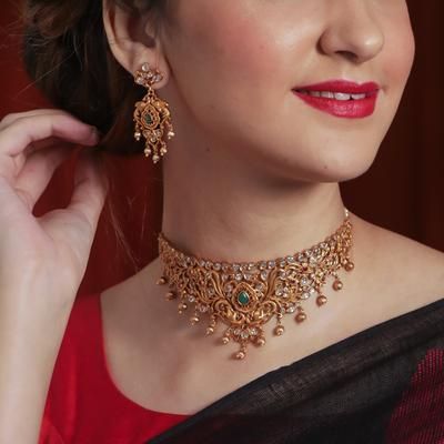 Miah Antique Choker Set | Bestselling antique choker set for women - Tarinika Kalung Choker, Jewellery Choker, Gold Bridal Necklace, Choker Necklace Designs, Gold Necklace Indian, Choker Designs, Gold Necklace Indian Bridal Jewelry, Antique Engagement Ring, Necklace Indian