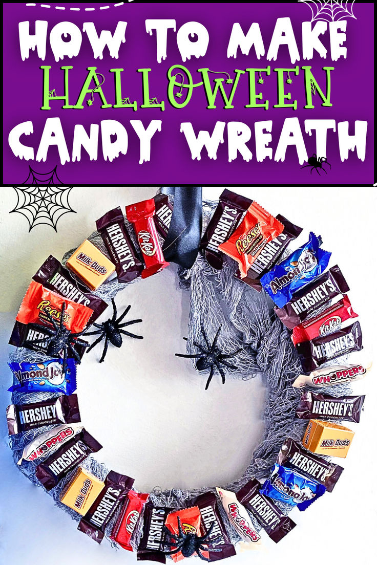 Halloween Candy Wreath Halloween Candy Centerpiece, Candy Wreath Diy, Candy Wreaths, Halloween Candy Crafts, Pool Noodle Wreath, Diy Halloween Candy, Halloween Pumpkin Crafts, Halloween Lollipop, Wreath Alternative