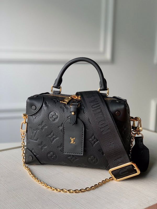 Charm Fashion Lu-Vi bags - 17041 Louis Vuitton Petite Malle, Sac Louis Vuitton, Luxury Bags Collection, Fan Fashion, Hot Bags, Luxury Purses, Fancy Bags, Cute Bags, Bags Designer Fashion