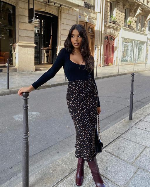 La Parisienne Stylée on Instagram: "à Paris 🤎�✨ @cha_trbls" Skandinavian Fashion, Stylish Work Attire, Business Casual Outfits For Work, Foto Poses, Elegante Casual, Paris Outfits, Looks Street Style, Stylish Work Outfits, Mode Inspo