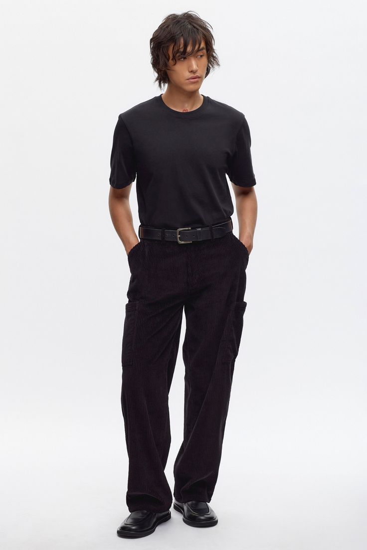 Our best-selling Explorer Pant, now crafted from a tough and gutsy yet remarkably comfortable corded 100% organic cotton. Featuring thoughtfully placed cargo pockets throughout the leg to provide ample storage space for all your essentials. Black Corduroy Pants Outfit Men, Black Corduroy Pants Outfit, Mens Cords, Corduroy Pants Outfit, Black Corduroy Pants, Pants Outfit Men, Corduroy Pants, Art Stuff, Pants Outfit