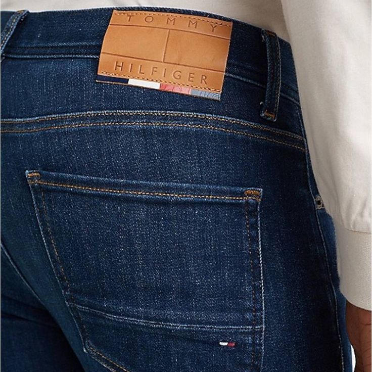 Tommy Hilfiger jeans slim, jeans uomo Tommy Hilfiger Bleecker MW0MW26537 Caratteristiche: Denim power stretch di cotone Scoloriture sul davanti Chiusura con zip e bottone Modello cinque tasche Bandierina Tommy Hilfiger ricamata sulla tasca posteriore Slim fit Composizione 76% cotone, 20% cotone riciclato, 3% elastomultiestere, 1% elastan Tommy Hilfiger Jeans, Slim Jeans, Jeans Slim, Slime, Tommy Hilfiger, Slim Fit