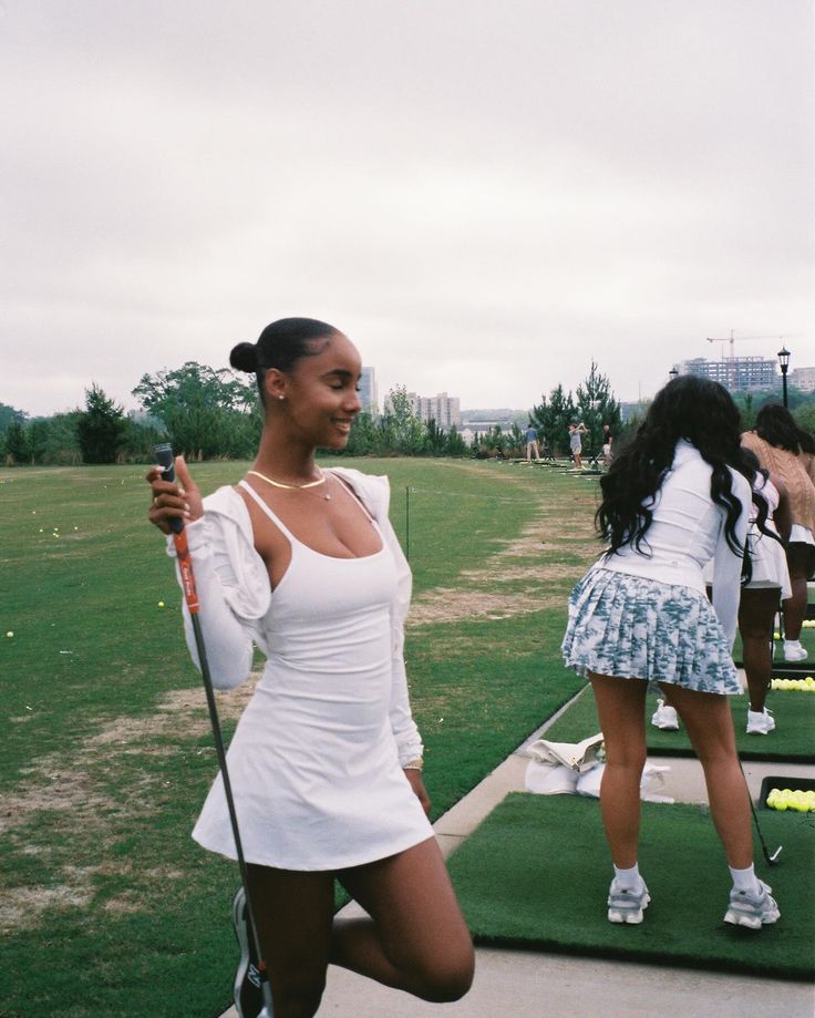 Film came back 🤍 Golf With Friends Aesthetic, Workout Friends Aesthetic, Golf Outfit Black Women, Golf Aesthetic Black Woman, Tennis Outfits Aesthetic, Spring Golf Outfits Women, Outfits For Tennis, Country Club Photoshoot, Golf Aesthetic Outfit