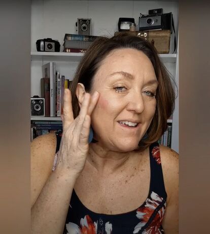 Sunspots On Face, Age Spots On Face, Makeup Over 50, Filling In Eyebrows, Spots On Face, Foundation Colors, How To Apply Foundation, Too Faced Foundation, Age Spots