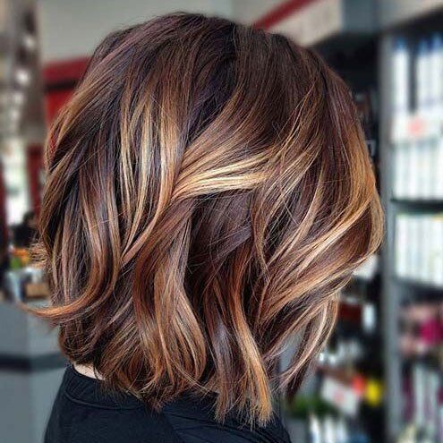 Tortoiseshell Balayage Lob Hair Color Ideas For Brunettes Short, Brunette Balayage, Brown Hair With Blonde Highlights, Hair Color For Women, Balayage Brunette, Penteado Cabelo Curto, Brown Blonde Hair, Summer Hair Color, Hair Color Balayage