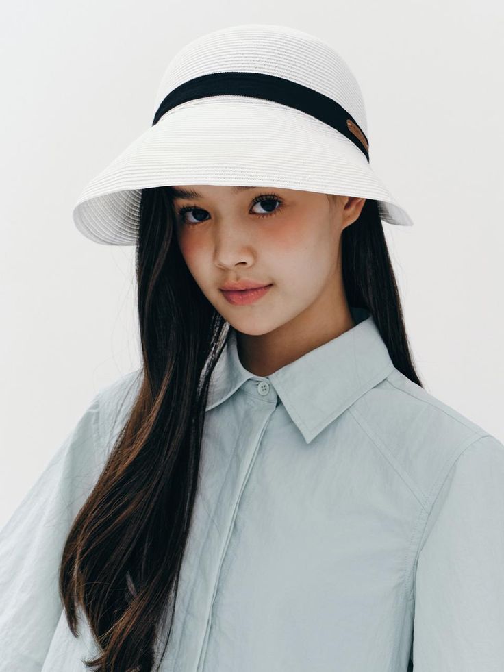 marieclaire, which began in France in 1954, is a brand that has accompanied women around the world in beauty, fashion, and lifestyle. It offers the relaxed mood of everyday life, imbued with a rich French sensibility. - Sun visor hat style- Wide flared brim silhouette- Contrasting tape band with logo patch embellished- Made of durable and lightweight rattan fabric- Self-tie strap at the back Rattan Fabric, Sun Visor Hat, Women Around The World, Visor Hat, Hat Style, Visor Hats, Sun Visor, Marie Claire, Fashion And Lifestyle