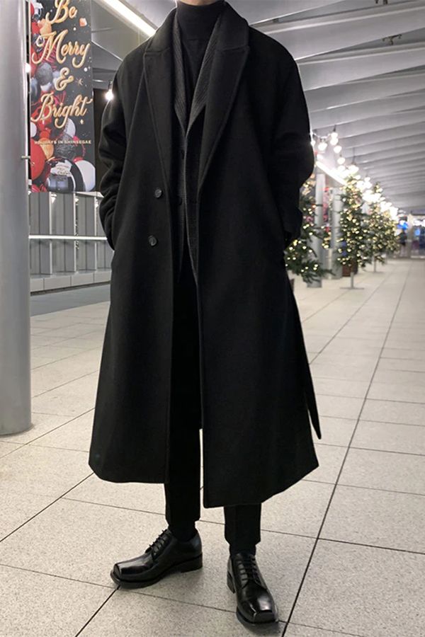 [Promotion] 89 Best Streetwear Men Outfits Black Guides You Need To See Straight Away #streetwearmenoutfitsblack Men Long Black Coat, Trench Coat Suit Men, Long Black Coat Outfit Men, Men Coat Style, Winter Long Coat Men, Turtleneck Trench Coat Outfit Men, Long Trench Coat Outfit Men, Black Gloves Aesthetic Male, Long Trench Coat Men