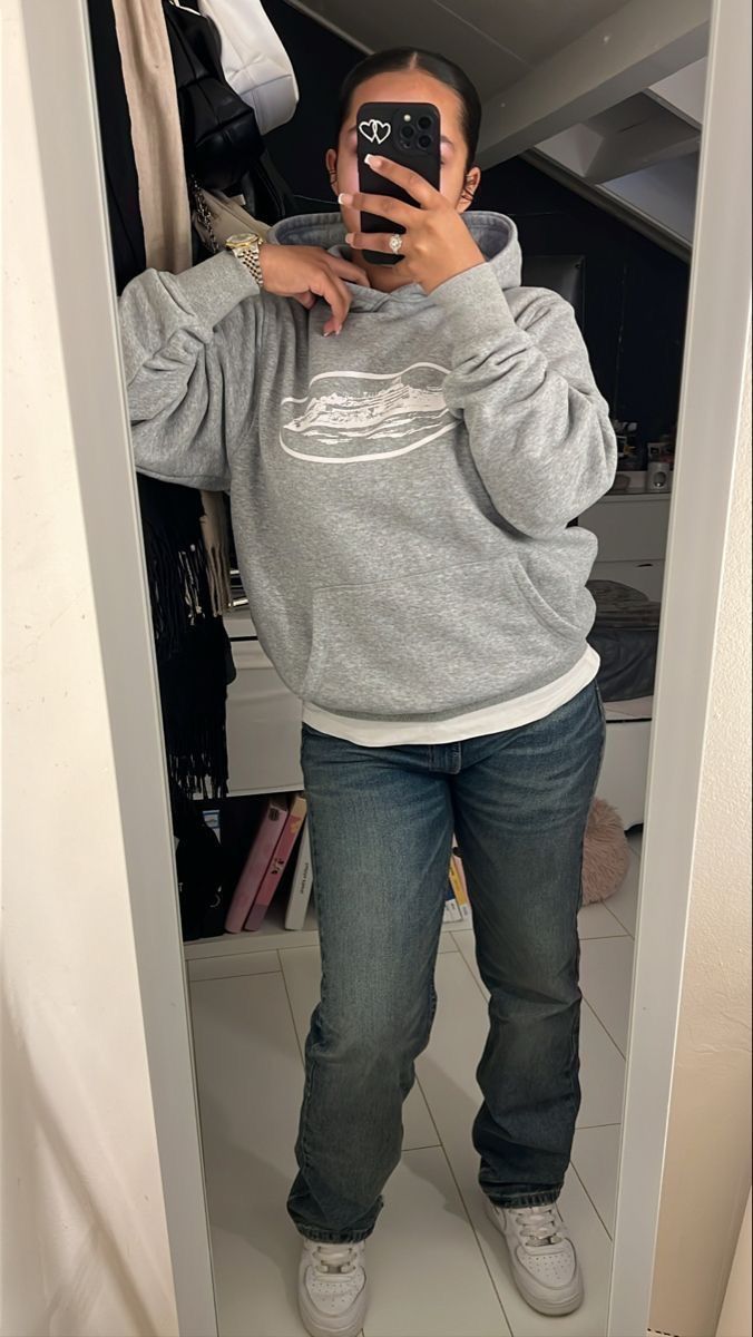 Grey Shirt Outfit, Converse Streetwear, Mode Ulzzang, Palace Skateboards, Looks Pinterest, Outfit Zara, Mode Zara, Streetwear Fits, Outfit Inspo Casual