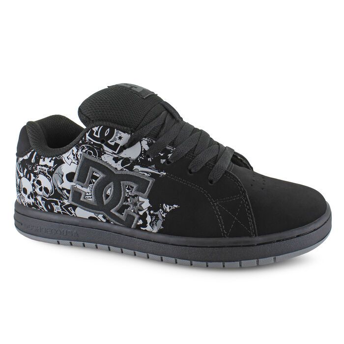 DC Gaveler Low Mens Dc Shoes, Y2k Shoe Brands, Gothic Tennis Shoes, High Top Dc Shoes, Y2k Emo Shoes, Custom Dc Shoes, Green Dc Shoes, Emo Stuff To Buy, Chunky Dc Shoes