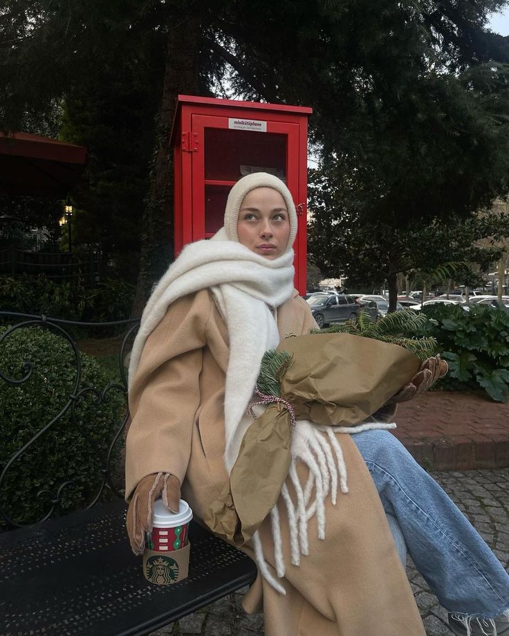 London Aesthetic Hijabi, London Winter Outfits, Timberland Outfit, Muslim Outfit, Digital Dress, Hijabi Fits, Classy Winter Outfits, Chic Winter Outfits, Cute Modest Outfits