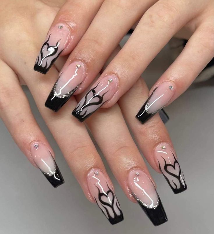 Black Gel Nails Coffin, Edgy Square Nails, Senior Nails Graduation, Black Simple Nail Designs, Black Nail Ideas Coffin, Black Theme Nails, Trendy Coffin Acrylic Nails, Dark Nails With Design, Baddie Black Nails