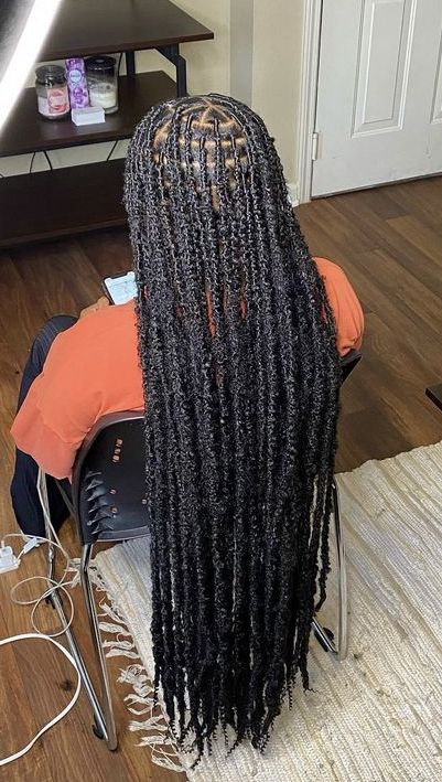 Faux Locs Different Colors, Distressed Faux Locs Color, Locs Fake Hair, Indie Locs, Small Soft Locs, Waist Length Faux Locs, Distressed Faux Locs, Distressed Locs, Indie Distressed Locs