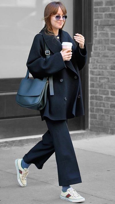 Dakota Johnson Street Style, How To Have Style, Dakota Style, Dakota Johnson Style, Quoi Porter, City New York, Looks Street Style, Celebrity Street Style, Fashion Mistakes