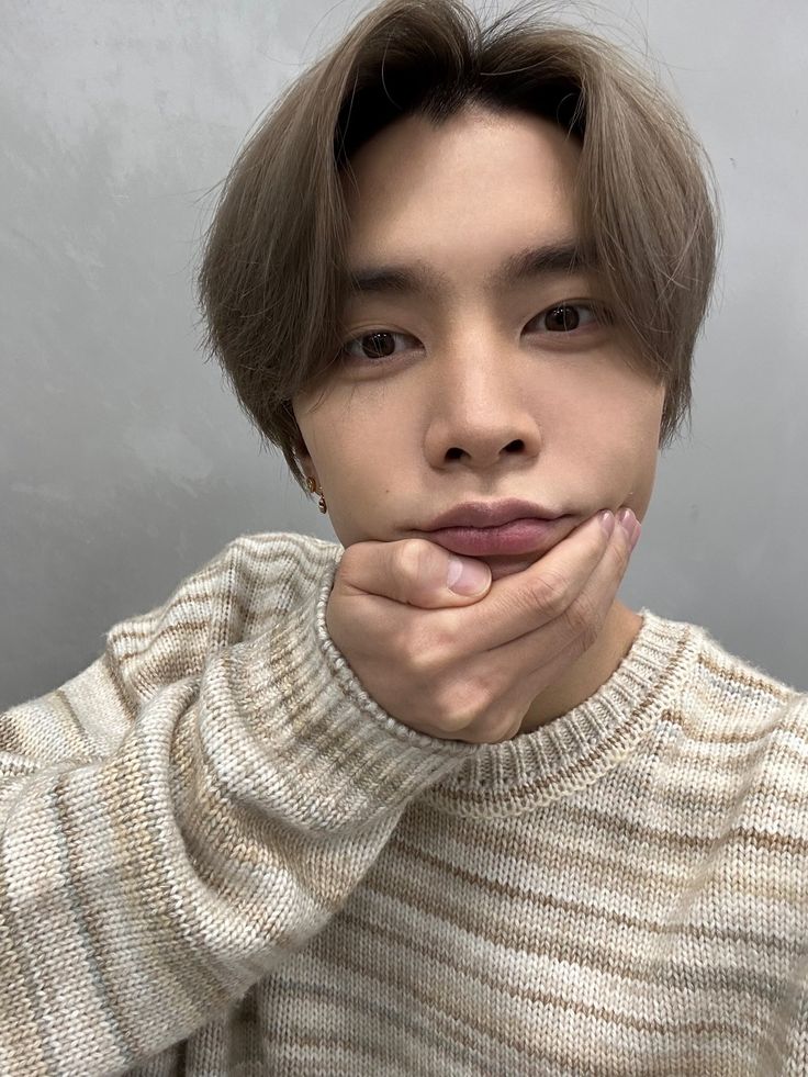 ‏ًً on Twitter: "221120 - 🐱🫧💌 "And since you like cute things... This is me trying a little bit. ㅋㅋㅋㅋㅋ" https://t.co/1tV8fww2yK" / Twitter Boyfriends Be Like, Nct 127 Johnny, Nct Johnny, Nct Life, Johnnie Walker, Mark Lee, Cute Things, Boyfriend Material, Nct 127