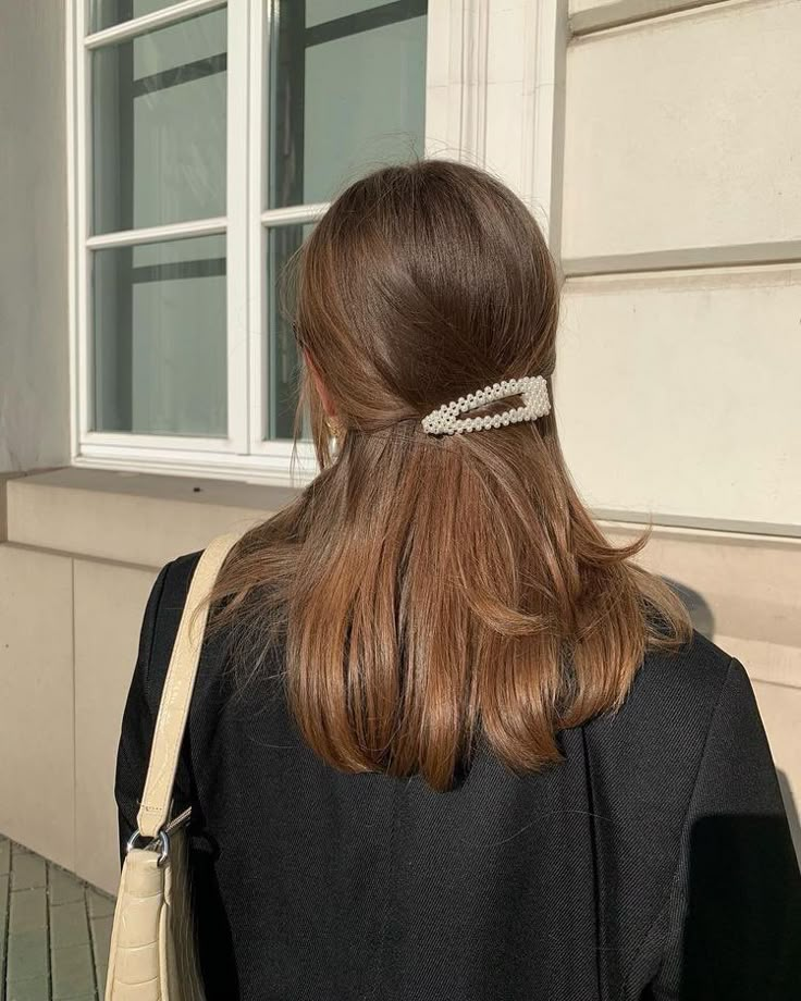 pic.twitter.com/2ZctQaEoPu Pearl Hair Clip, Penteado Cabelo Curto, Good Hair Day, Grunge Hair, Aesthetic Hair, Hair Day, Pretty Hairstyles, Hair Looks, Hair Goals