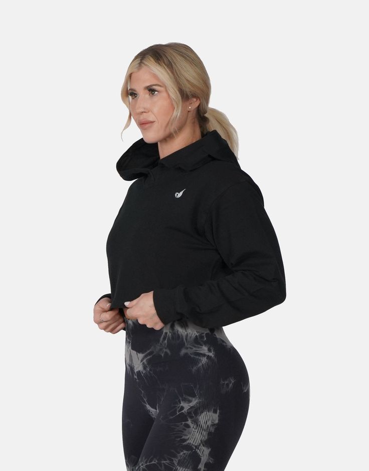 Meet the best cropped hoodie for the gym you can ever own. Lightweight, breathable and stylish. Move freely in this Devoteewear training cropped hoodie whether you are training at the gym or for day-to-day use. The cropped hoodie that's the perfect length, doesn't mess with your hair, and gives you freedom of movement. Match with Premium Effortless Leggings 2.0, or the Recharge Flared leggings Model: Glenda (Black hair) is 4'9 tall with bra size 34A and wears S. Brittnay is 5'8 and wears size XL Flared Leggings, Crop Top Hoodie, Best Gym, Freedom Of Movement, Grey Hoodie, Cropped Hoodie, Bra Sizes, Black Hoodie, Black Hair