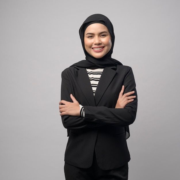 Foto Cv Hijab, Business Women Hijab, Foto Formal Kerja Hijab, Foto Formal Kerja, Woman With Hijab, Hijab Portrait, Formal Photoshoot, Linkedin Profile Photo, Linkedin Photo