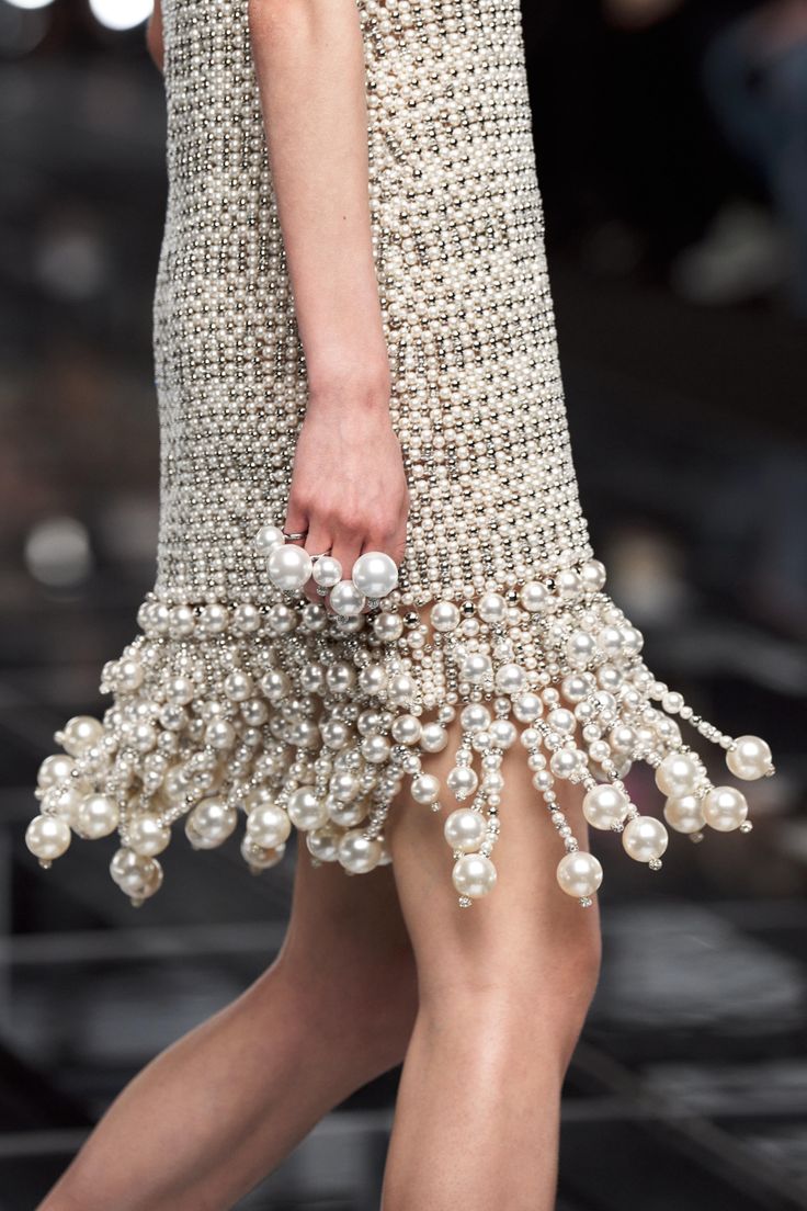 Givenchy Couture 2022, Givenchy 4g Bag, Couture Embellishment, Mommy Dress, Givenchy Couture, Haute Couture Details, American Princess, Couture Embroidery, Haute Couture Dresses