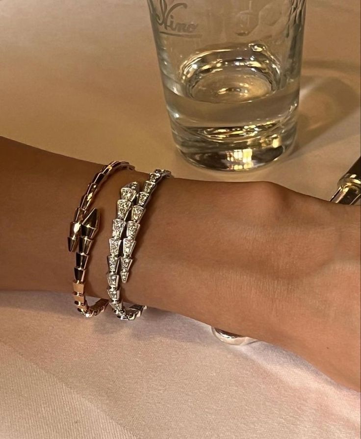 Bvlgari Serpenti Bracelet, Serpent Bracelet, Bvlgari Bracelet, Estilo Kardashian, Bvlgari Jewelry, Luxe Jewelry, Classy Jewelry, Stacked Jewelry, Jewelry Lookbook