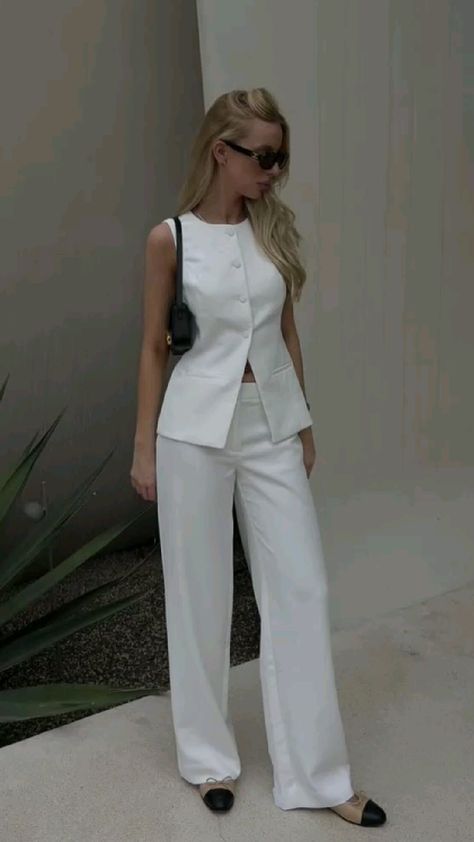 Tailored Pants Outfit, White Outfits For Women, 2piece Outfits, Modern Hijab Fashion, Mommy Outfits, Modesty Outfits, Stylish Summer Outfits, Corporate Outfits, Paris Outfits