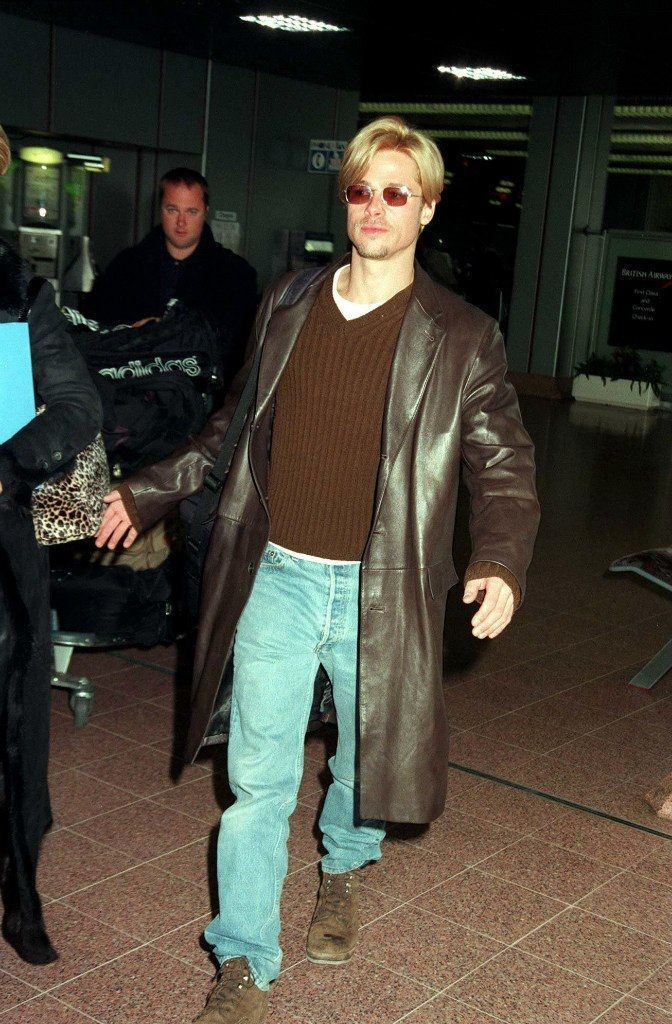 90’s Airport Style, 1990s British Fashion, Brad Pitt Street Style 90s, 90s Berlin Fashion, Brad Pitt 90s Outfits, 90s Male Style, 90s Brad Pitt Fashion, 90s Formal Fashion Men, 2000s Red Carpet Looks Men