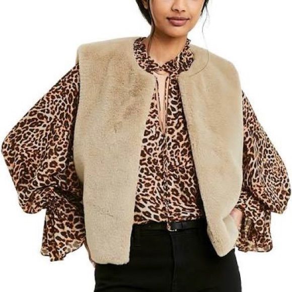 Sold Out Online New With Tags No Smoking No Pets Fast Shipping Mink Vest, Leopard Vest, White Faux Fur Vest, Khaki Vest, Long Sweater Vest, Fringe Leather Jacket, Long Overcoat, Blazer Jackets For Women, Twill Jacket