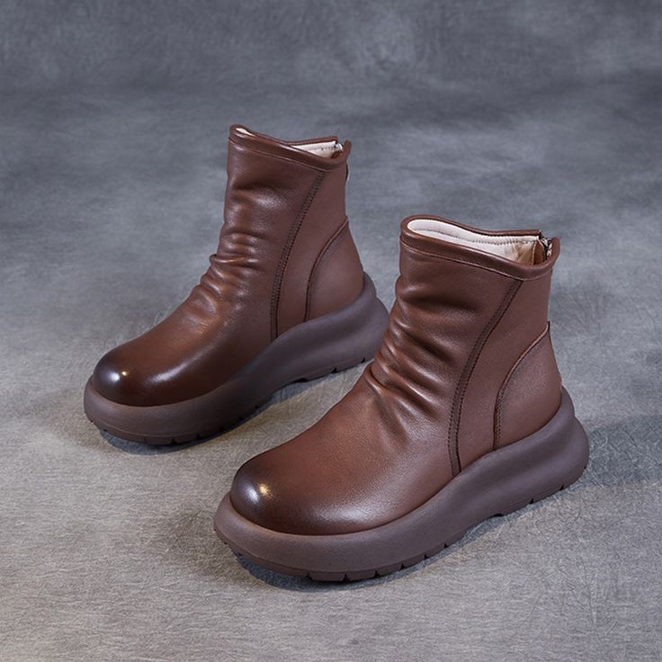 Gender: Women Type: Boots Main Materials: Cowhide Lining: Leather/ Short Faux Fur Insole: Pigskin Sole:... Winter Heels, Oxford Boots, Leather Short, Fall Shoes, Leather Shorts, Spring Shoes, Winter Shoes, Retro Stil, Boot Sandals