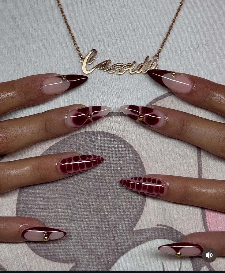 Red Nails With Simple Design, Burgundy Nails Designs Nailart, Red Long Nails Designs, Burgundy Long Nails, Simple Burgundy Nails, Simple Red Nail Ideas, Long Burgundy Nails, Round Stiletto Nails, Pretty Red Nails Acrylic