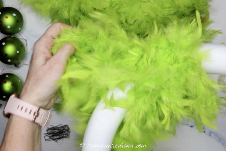 Diy Grinch Wreath, Green Feather Boa, Grinch Christmas Door, Glamping Christmas, A Grinch Christmas, Diy Grinch, Cardboard Gingerbread House, Christmas Candy Jars, Grinch Crafts