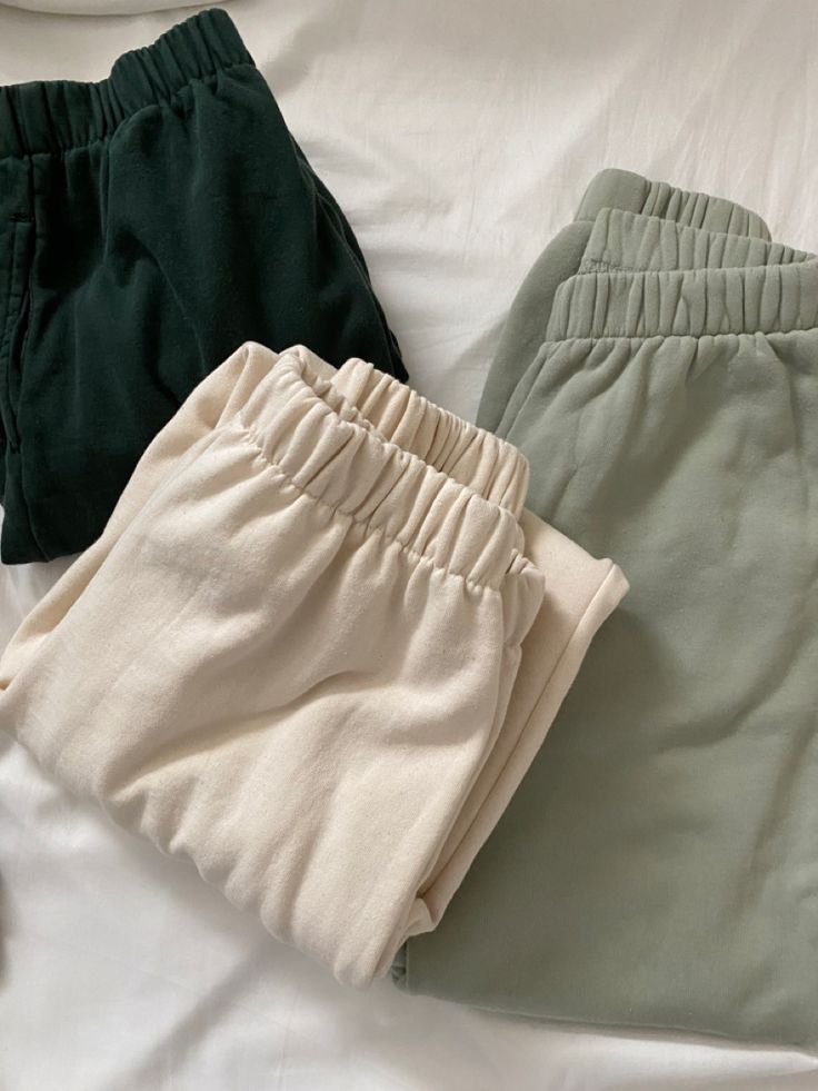 brandy melville sweats sweatpants green neutral Rosa Sweatpants Brandy Melville, Brandy Melville Outfits Sweatpants, Brandy Sweats, Brandy Grey Sweatpants, Brandy Sweatpants Outfit, Brandy Anastasia Sweatpants, Gray Brandy Melville Sweatpants, Brandy Sweatpants, Sweatpants Aesthetic