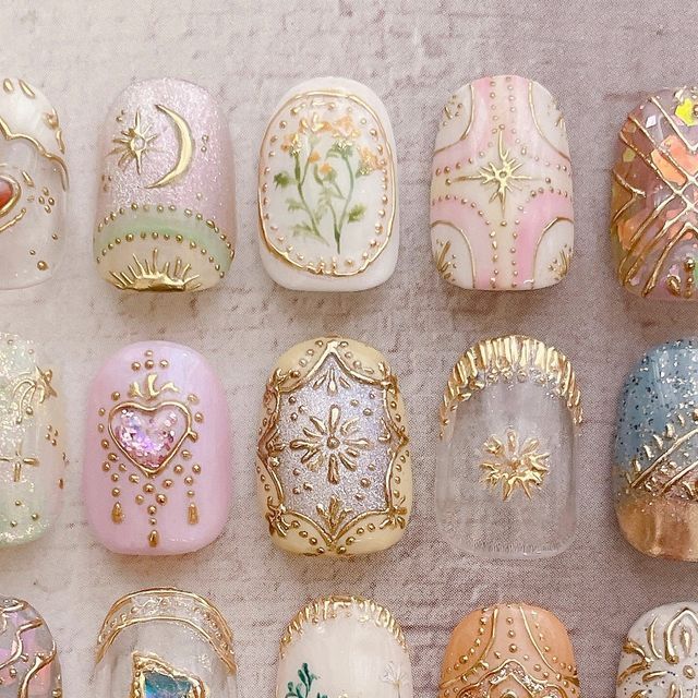 Royalty Nail Designs, Antique Nail Art, Morocco Nails, Moroccan Nails, Desi Nails, Antique Nails, Mandala Nails, Indian Nails, Boho Nails