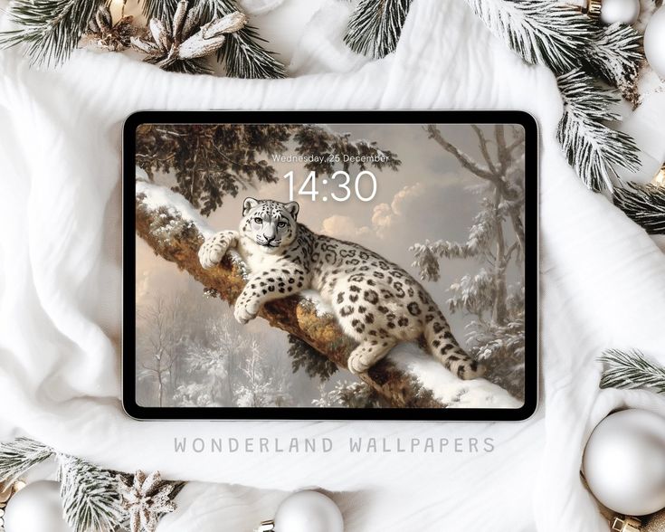 Leopard Lockscreen, Ipad Wallpaper Winter, Winter Ipad Wallpaper, Leopard In Tree, Cute Snow Leopard, Holiday Wallpapers, Holiday Elements, Wallpaper Winter, Tree Winter