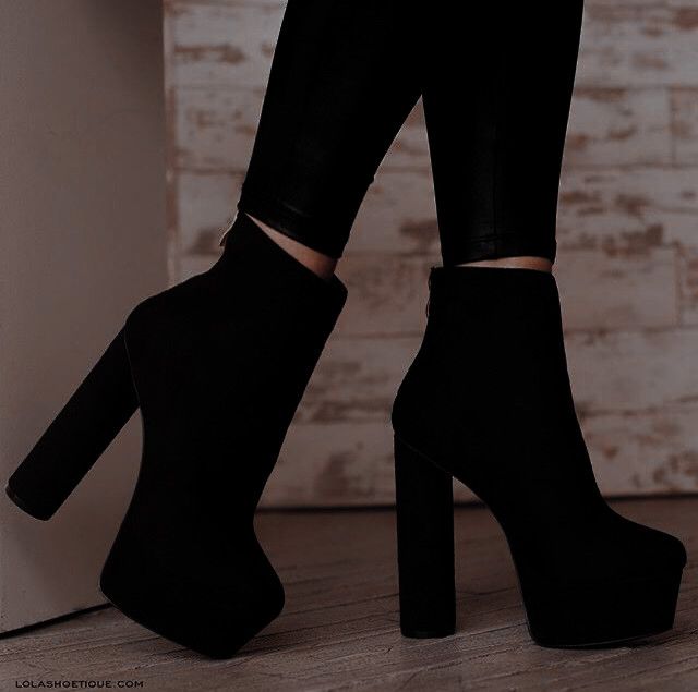 Hak Tinggi, High Heeled Boots, Fashion Shoes Heels, Shoes Heels Classy, Cute Shoes Heels, Shoes Outfit Fashion, Heels Classy, Fancy Shoes, Cute Heels