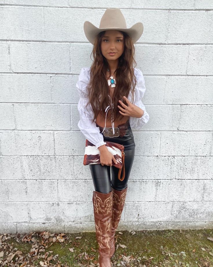 Country Outfits For Black Women, Hoedown Outfit Parties, Boujee Country Outfits, Cute Cowboy Outfits For Women, Western Theme Outfit Woman, All Black Cowgirl Outfit, Cowgirl Outfits Winter, Western Outfits Black Women, Cowgirl Inspired Outfit