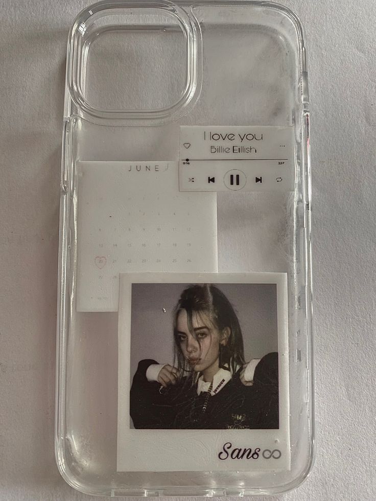 Phone Cover Customised, Aesthetic Phone Cover Idea, Craft Phone Case, Customise Phone Case, Photo Phone Case Ideas, Transparent Mobile Cover Aesthetic, Polaroid Phone Case Ideas Aesthetic, Phone Case Picture Ideas, Clear Phone Case Design Diy