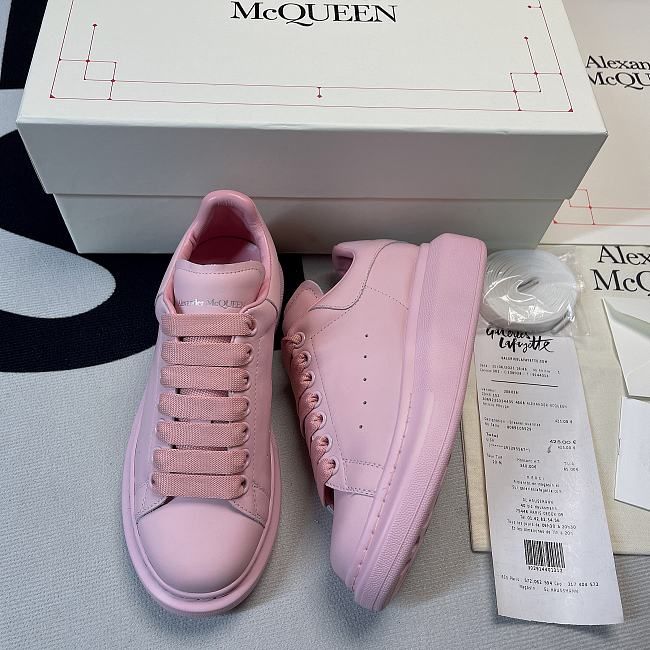 #pureroom #pureroomru #outfit #sneakers Outfit Sneakers, Alexander Mcqueen, Alexander, Pure Products, Sneakers, Pink