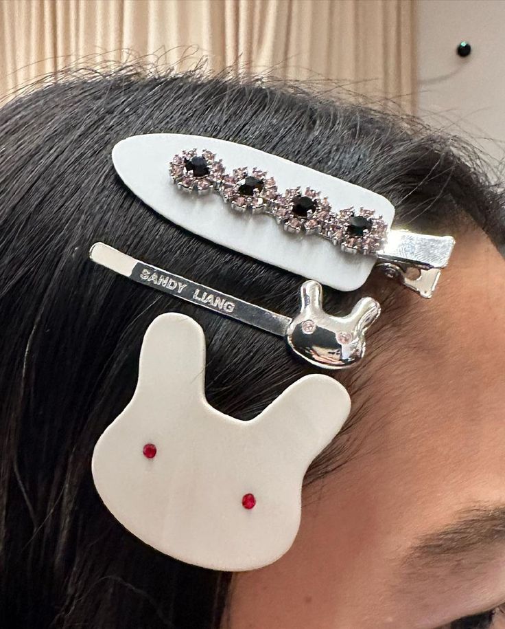 khai on Twitter: "the bunnies hairpin from sandy liang chinese lunar capsule collection is in my wishlist cart https://t.co/aj5Udi6mr5" / Twitter Sandy Liang, Jolie Photo, 가을 패션, Jewelry Inspo, Cute Jewelry, Girly Things, Cute Hairstyles, Hair Pins, Hair Clips