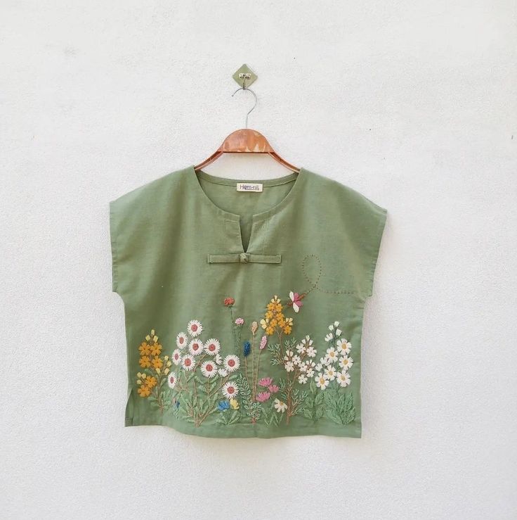 Cotton Tops Designs, Embroidered Tops, Hand Embroidery Dress, Myanmar Dress Design, Fashion Top Outfits, Baby Clothes Patterns, Embroidery On Clothes, Boutique Dress Designs, Stylish Dress Book