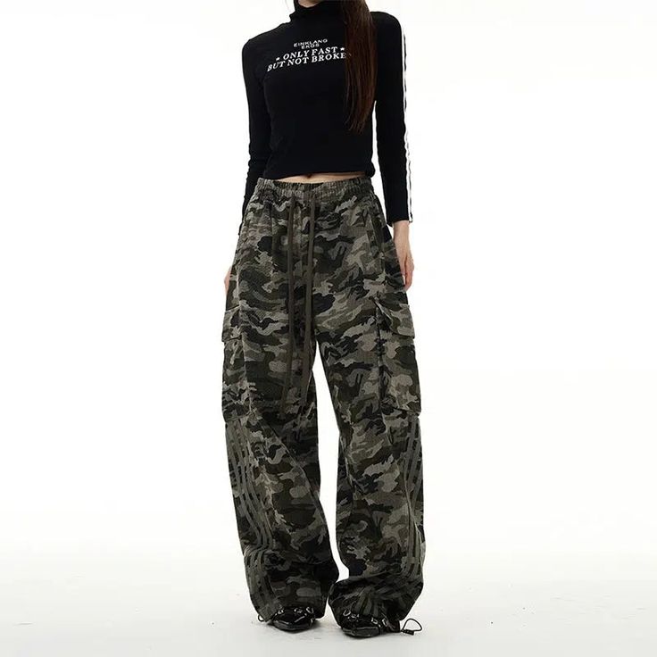 Multi-pocket Straight Camouflage Pants Camouflage High Waist Pants With Side Pockets, Camouflage Long Pants For Fall, Camouflage Long Bottoms For Fall, Combat Style Bottoms With Side Pockets For Fall, Fall Combat Bottoms With Side Pockets, Combat Bottoms With Side Pockets For Fall, Full Length Combat Cargo Bottoms, Combat Style Full Length Cargo Bottoms, High Waist Combat Pants For Streetwear