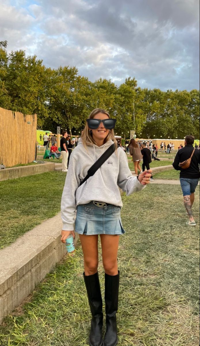 Indie Music Festival Outfit, Cold Festival Outfit, Glastonbury Festival Fashion, Beach Festival Outfit, Glastonbury Fashion, Winter Festival Outfit, Leeds Festival, Indie Festival, Festival Outfits Men