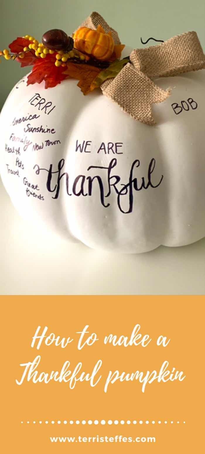 a white pumpkin with the words, how to make a thanksgiving pumpkin written on it