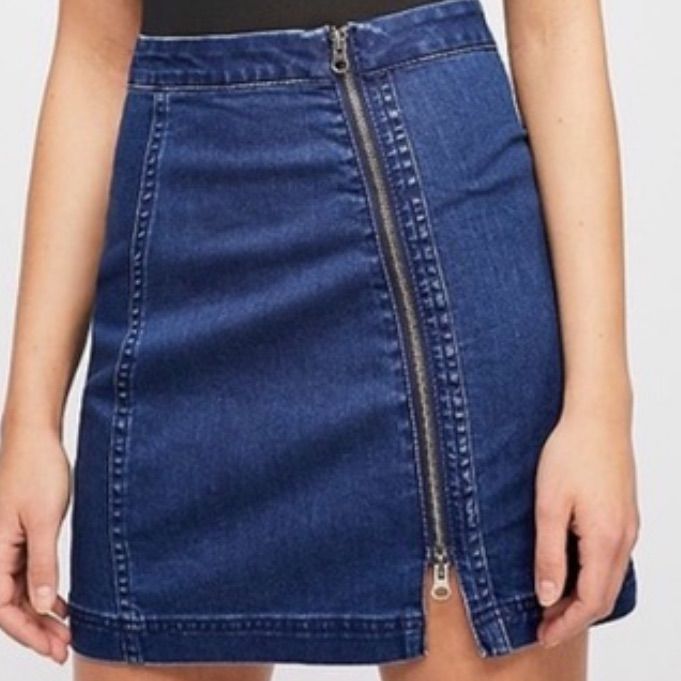 Never Worn Denim Mini Skirt In An Effortless Stretch With A Statement Exposed Zipper Detail. Featured In The Perfect Washes This Style Easily Goes From Season To Season. Free People Skirt, Exposed Zipper, Denim Mini, Zipper Detail, Denim Mini Skirt, Mini Skirt, Free People, Womens Skirt, Mini Skirts