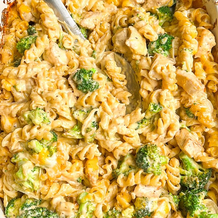 Cheesy Broccoli Chicken Pasta Bake Cheesy Pasta With Broccoli, Broccoli Cheese Casserole With Chicken, Chicken Brocolli Pasta Casserole Oven, Cheesy Chicken Pasta Bake, Cheesy Chicken And Broccoli Pasta, Broccoli Chicken Pasta, Chicken Broccoli Pasta Casserole, Chicken And Broccoli Pasta Bake, Chicken Broccoli Pasta Bake