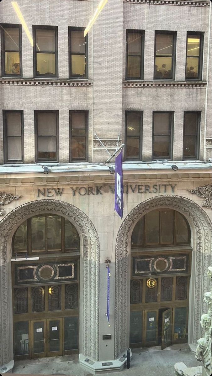 the new york university building is shown in this photo