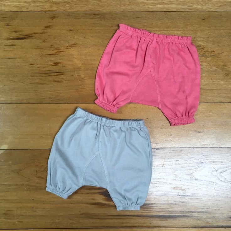 Season: 19 Gy Spring 1 Style: Baby Pants Color: 1 Pink And 1 Grey Fabric: 100% Cotton Features: -Soft And Lightweight -Sun And Cloud Tag Detail On Back Right Pocket -Elastic Waist And Cuffs Bundle To Save!! Item # R586 Cute Bottoms With Built-in Shorts For Playwear, Cute Playwear Bottoms With Built-in Shorts, Cute Pink Bloomers For Playwear, Playful Pink Cotton Bloomers, Cute Pink Bloomers For Playtime, Unisex Cotton Bottoms For Playtime, Playful Pink Cotton Pants, Casual Pink Cotton Bloomers, Casual Pink Short Bloomers